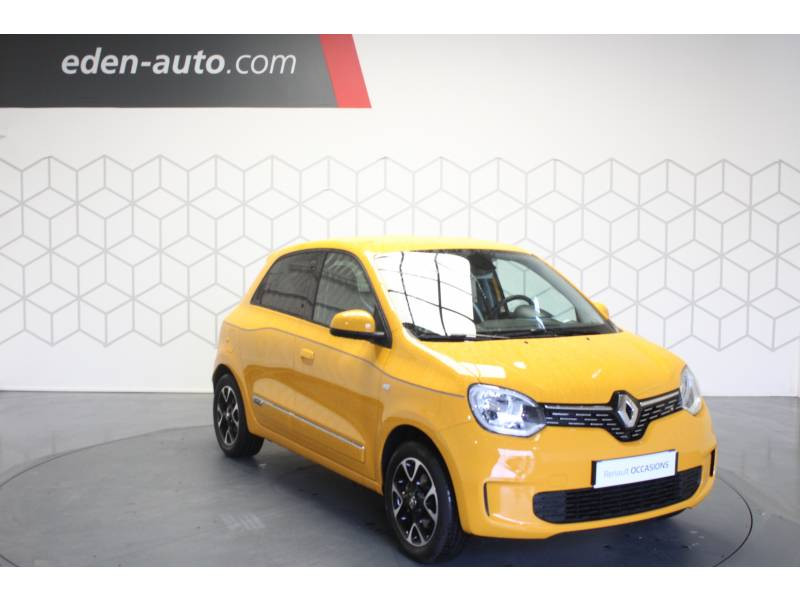 Photo 12 Renault Twingo III TCe 95 Intens essence jaune en vente chez Francepronet Car Center Photo 12 de l'offre de RENAULT Twingo III TCe 95 Intens à 11490€ chez Francepronet Car Center