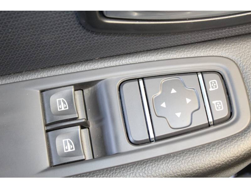 Photo 10 Renault Clio IV BUSINESS dCi 75 Energy diesel gris en vente chez Francepronet Car Center Photo 10 de l'offre de RENAULT Clio IV BUSINESS dCi 75 Energy à 10990€ chez Francepronet Car Center