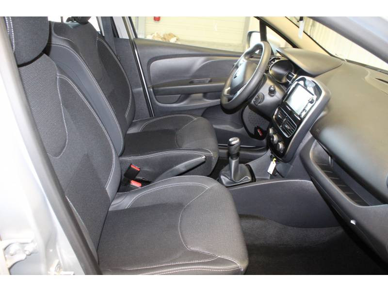 Photo 12 Renault Clio IV BUSINESS dCi 75 Energy diesel gris en vente chez Francepronet Car Center Photo 12 de l'offre de RENAULT Clio IV BUSINESS dCi 75 Energy à 10990€ chez Francepronet Car Center