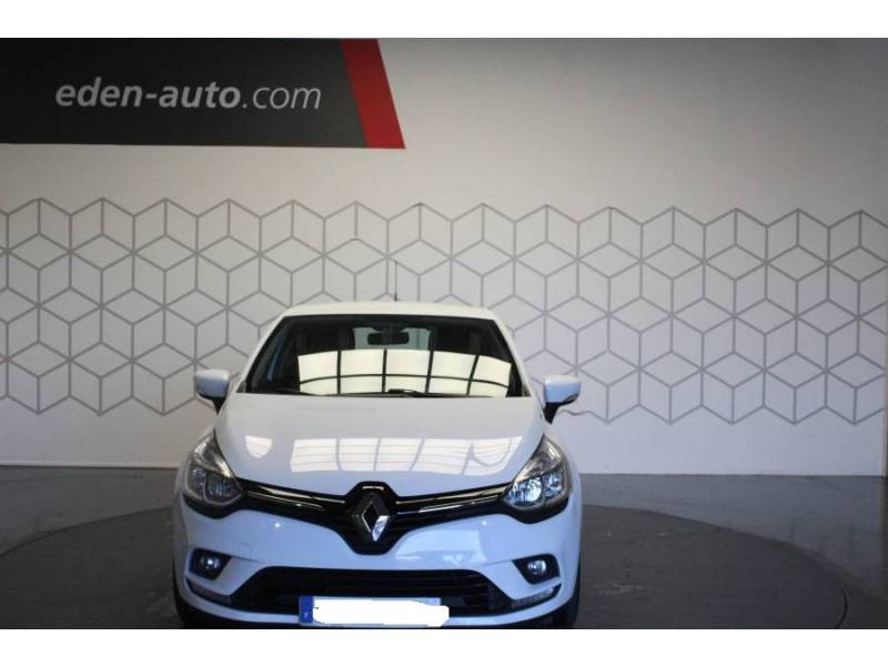 Photo 2 Renault Clio IV BUSINESS dCi 75 Energy diesel blanc en vente chez Francepronet Car Center Photo 2 de l'offre de RENAULT Clio IV BUSINESS dCi 75 Energy à 10490€ chez Francepronet Car Center