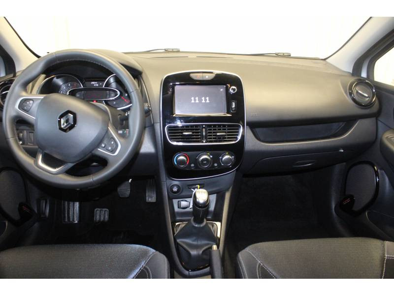 Photo 8 Renault Clio IV BUSINESS dCi 75 Energy diesel gris en vente chez Francepronet Car Center Photo 8 de l'offre de RENAULT Clio IV BUSINESS dCi 75 Energy à 10990€ chez Francepronet Car Center