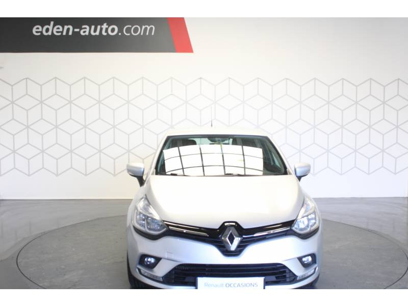 Photo 2 Renault Clio IV BUSINESS dCi 75 Energy diesel gris en vente chez Francepronet Car Center Photo 2 de l'offre de RENAULT Clio IV BUSINESS dCi 75 Energy à 10990€ chez Francepronet Car Center