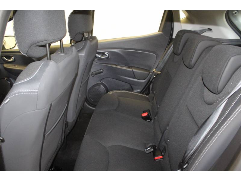 Photo 9 Renault Clio IV BUSINESS dCi 75 Energy diesel gris en vente chez Francepronet Car Center Photo 9 de l'offre de RENAULT Clio IV BUSINESS dCi 75 Energy à 10990€ chez Francepronet Car Center