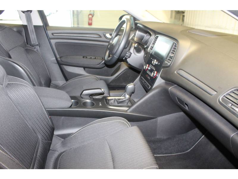 Photo 13 Renault Mégane IV BERLINE BUSINESS dCi 110 Energy EDC diesel gris en vente chez Francepronet Car Center Photo 13 de l'offre de RENAULT Mégane IV BERLINE BUSINESS dCi 110 Energy EDC à 14990€ chez Francepronet Car Center