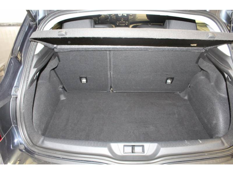 Photo 12 Renault Mégane IV BERLINE BUSINESS dCi 110 Energy EDC diesel gris en vente chez Francepronet Car Center Photo 12 de l'offre de RENAULT Mégane IV BERLINE BUSINESS dCi 110 Energy EDC à 14990€ chez Francepronet Car Center