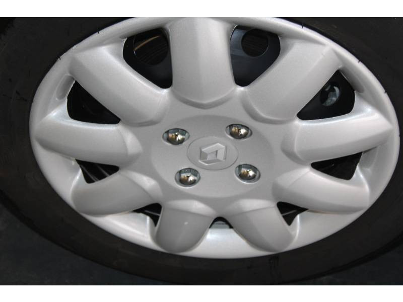 Photo 6 Renault Twingo III SCe 75 - 20 Zen essence vert en vente chez Francepronet Car Center Photo 6 de l'offre de RENAULT Twingo III SCe 75 - 20 Zen à 11490€ chez Francepronet Car Center