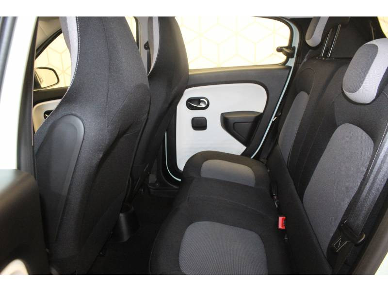 Photo 8 Renault Twingo III SCe 75 - 20 Zen essence vert en vente chez Francepronet Car Center Photo 8 de l'offre de RENAULT Twingo III SCe 75 - 20 Zen à 11490€ chez Francepronet Car Center