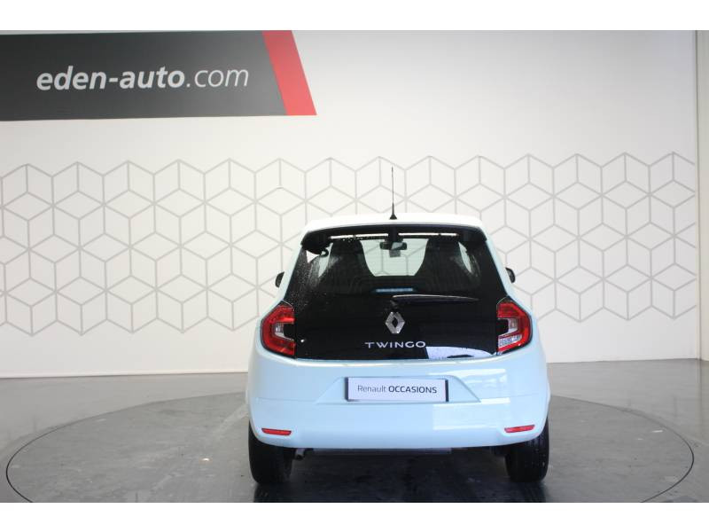 Photo 4 Renault Twingo III SCe 65 - 20 Life essence vert en vente chez Francepronet Car Center Photo 4 de l'offre de RENAULT Twingo III SCe 65 - 20 Life à 8990€ chez Francepronet Car Center