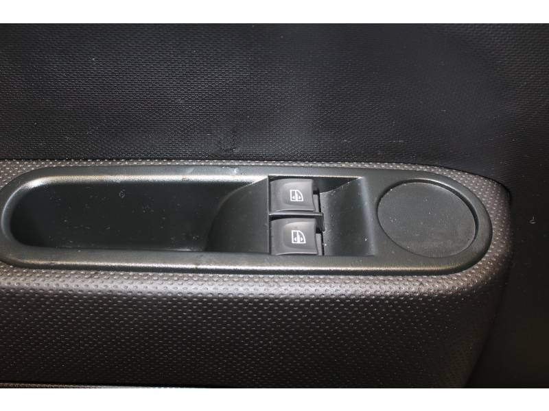 Photo 10 Renault Twingo III SCe 65 - 20 Life essence vert en vente chez Francepronet Car Center Photo 10 de l'offre de RENAULT Twingo III SCe 65 - 20 Life à 8990€ chez Francepronet Car Center