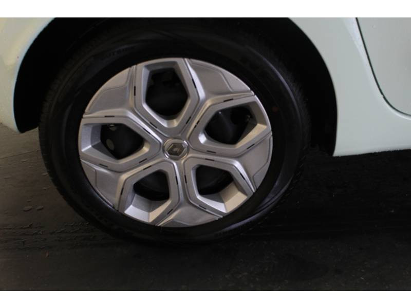 Photo 6 Renault Twingo III SCe 65 - 20 Life essence vert en vente chez Francepronet Car Center Photo 6 de l'offre de RENAULT Twingo III SCe 65 - 20 Life à 8990€ chez Francepronet Car Center