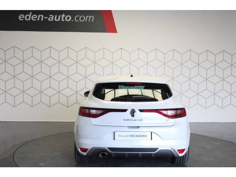 Photo 3 Renault Mégane IV BERLINE TCe 160 Energy EDC Intens essence blanc en vente chez Francepronet Car Center Photo 3 de l'offre de RENAULT Mégane IV BERLINE TCe 160 Energy EDC Intens à 19490€ chez Francepronet Car Center