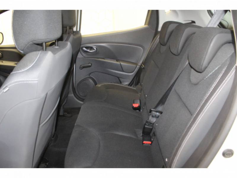 Photo 9 Renault Clio IV dCi 75 Energy Zen diesel blanc en vente chez Francepronet Car Center Photo 9 de l'offre de RENAULT Clio IV dCi 75 Energy Zen à 10990€ chez Francepronet Car Center