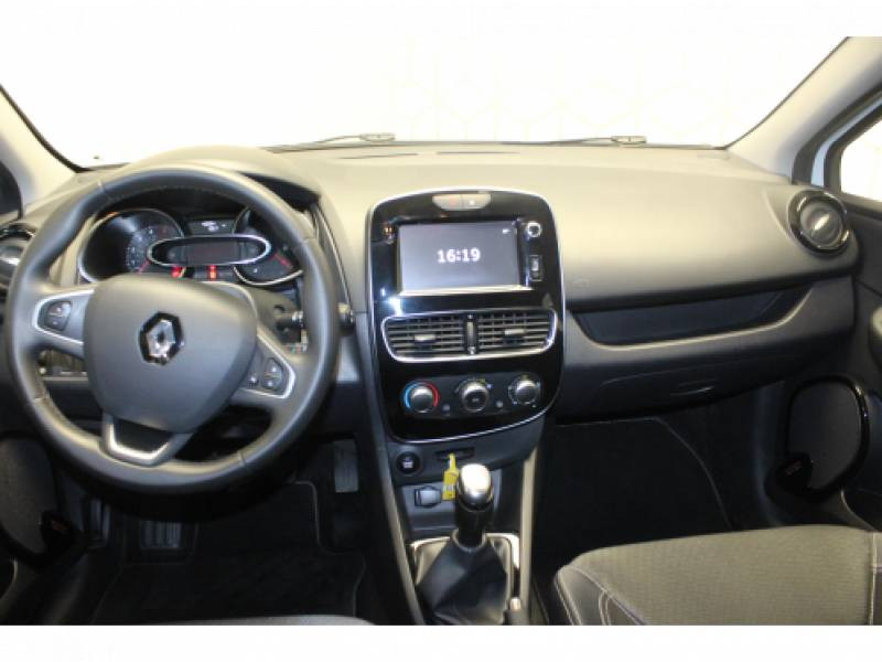 Photo 8 Renault Clio IV dCi 75 Energy Zen diesel blanc en vente chez Francepronet Car Center Photo 8 de l'offre de RENAULT Clio IV dCi 75 Energy Zen à 10990€ chez Francepronet Car Center