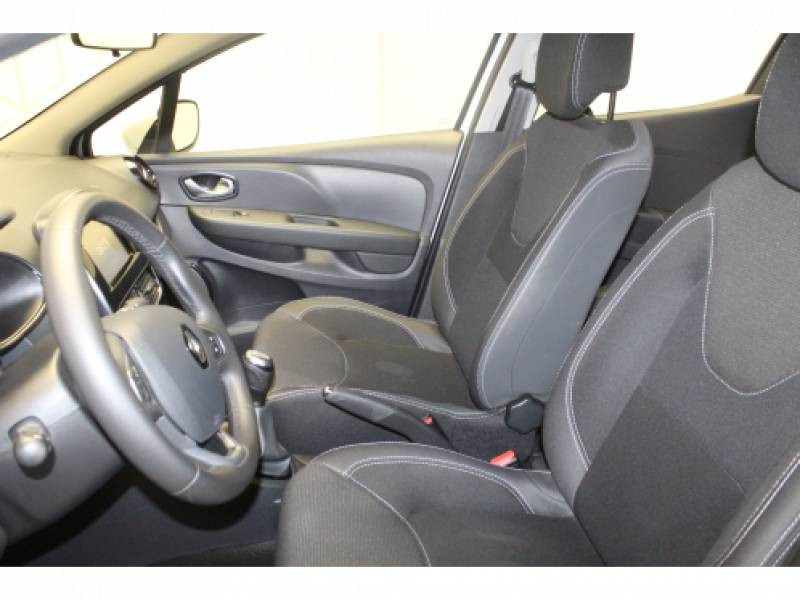 Photo 7 Renault Clio IV dCi 75 Energy Zen diesel blanc en vente chez Francepronet Car Center Photo 7 de l'offre de RENAULT Clio IV dCi 75 Energy Zen à 10990€ chez Francepronet Car Center