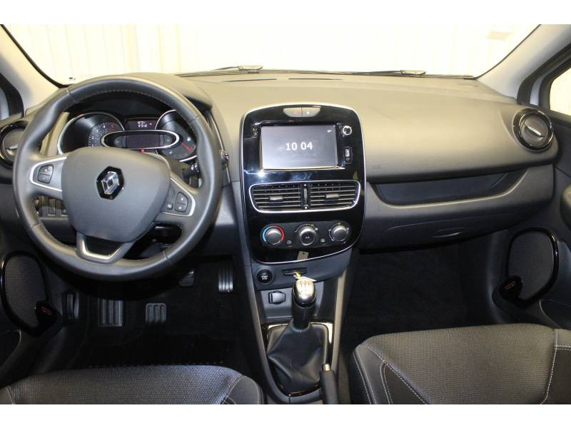 Photo 8 Renault Clio IV BUSINESS dCi 75 Energy diesel gris en vente chez Francepronet Car Center Photo 8 de l'offre de RENAULT Clio IV BUSINESS dCi 75 Energy à 10990€ chez Francepronet Car Center