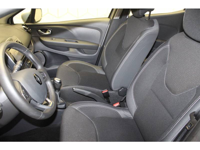 Photo 7 Renault Clio IV BUSINESS dCi 75 Energy diesel gris en vente chez Francepronet Car Center Photo 7 de l'offre de RENAULT Clio IV BUSINESS dCi 75 Energy à 10990€ chez Francepronet Car Center