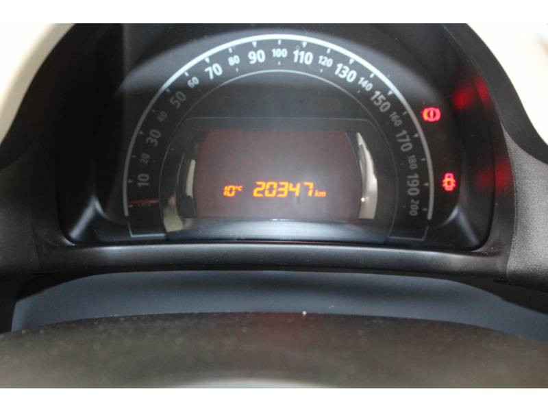 Photo 12 Renault Twingo III 1.0 SCe 70 E6C Zen essence blanc en vente chez Francepronet Car Center Photo 12 de l'offre de RENAULT Twingo III 1.0 SCe 70 E6C Zen à 8990€ chez Francepronet Car Center