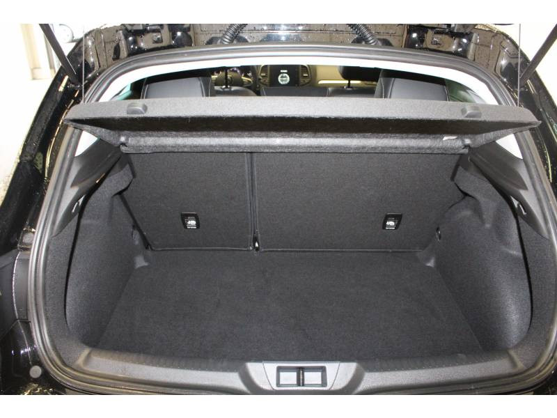 Photo 10 Renault Mégane IV BERLINE TCe 140 EDC FAP Intens essence noir en vente chez Francepronet Car Center Photo 10 de l'offre de RENAULT Mégane IV BERLINE TCe 140 EDC FAP Intens à 19990€ chez Francepronet Car Center