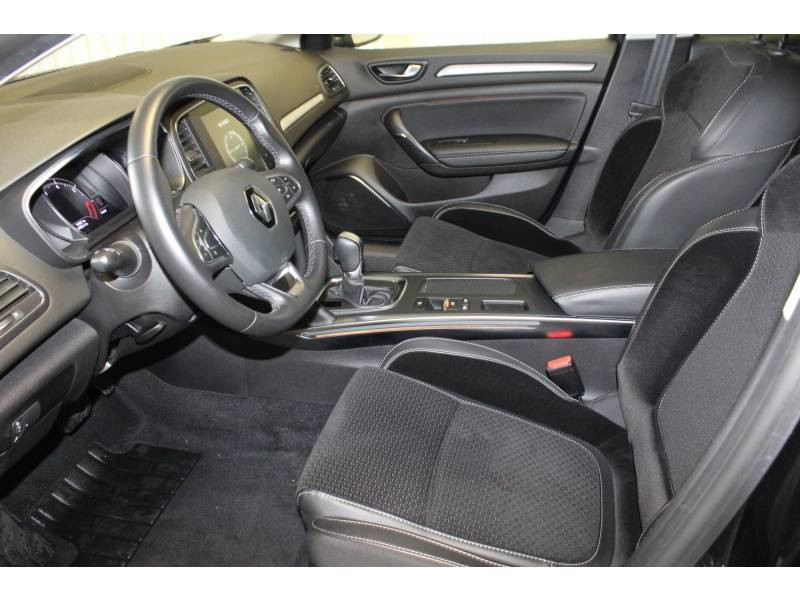 Photo 7 Renault Mégane IV BERLINE TCe 140 EDC FAP Intens essence noir en vente chez Francepronet Car Center Photo 7 de l'offre de RENAULT Mégane IV BERLINE TCe 140 EDC FAP Intens à 19990€ chez Francepronet Car Center