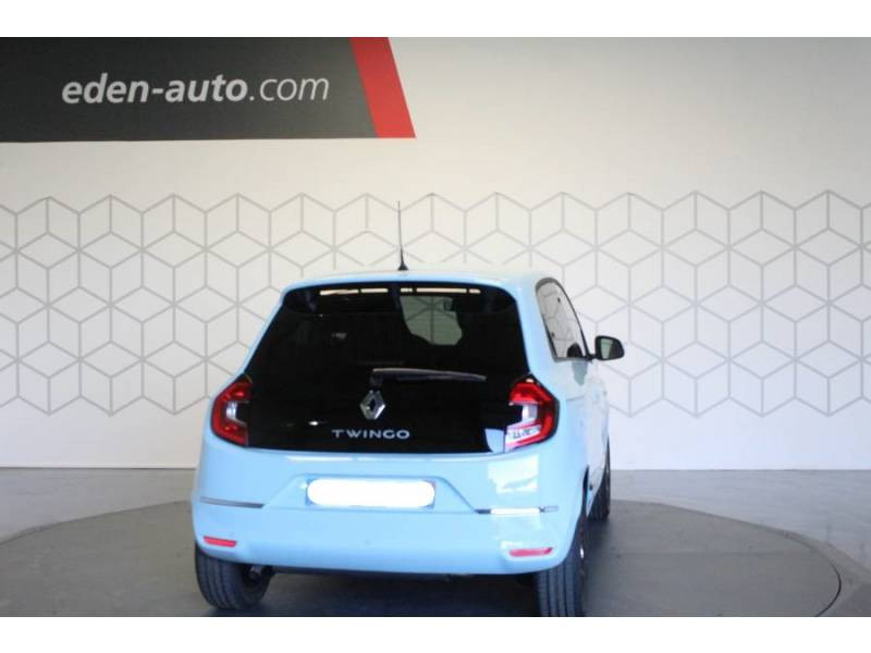 Photo 4 Renault Twingo III TCe 95 Intens essence bleu en vente chez Francepronet Car Center Photo 4 de l'offre de RENAULT Twingo III TCe 95 Intens à 12490€ chez Francepronet Car Center