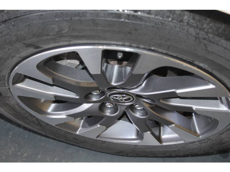 Photo 6 Toyota Prius HYBRIDE RECHARGEABLE Solar hybride essence électrique blanc en vente chez Francepronet Car Center Photo 6 de l'offre de TOYOTA Prius HYBRIDE RECHARGEABLE Solar à 26490€ chez Francepronet Car Center