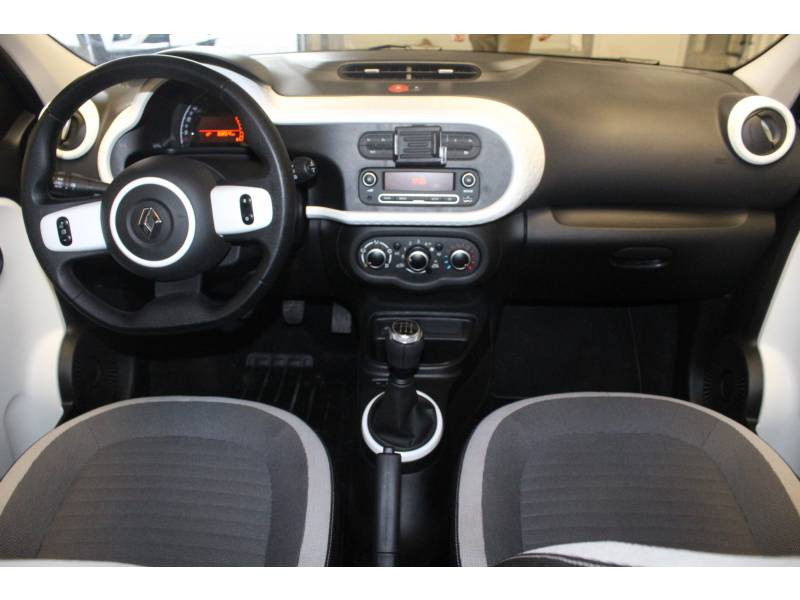 Photo 8 Renault Twingo III SCe 75 - 20 Zen essence gris en vente chez Francepronet Car Center Photo 8 de l'offre de RENAULT Twingo III SCe 75 - 20 Zen à 9990€ chez Francepronet Car Center