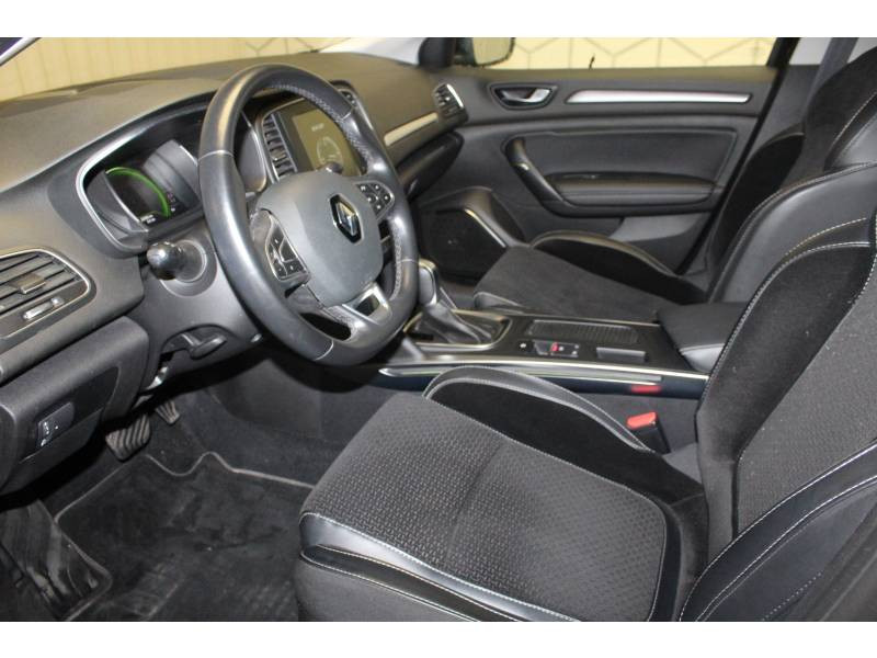 Photo 7 Renault Mégane IV BERLINE dCi 110 Energy EDC Intens diesel noir en vente chez Francepronet Car Center Photo 7 de l'offre de RENAULT Mégane IV BERLINE dCi 110 Energy EDC Intens à 15490€ chez Francepronet Car Center