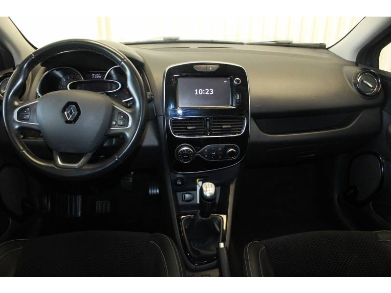 Photo 10 Renault Clio IV TCe 90 E6C Intens essence gris en vente chez Francepronet Car Center Photo 10 de l'offre de RENAULT Clio IV TCe 90 E6C Intens à 12490€ chez Francepronet Car Center