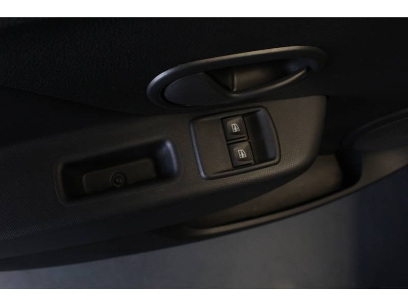 Photo 10 Dacia Sandero TCe 90 Essentiel essence bleu en vente chez Francepronet Car Center Photo 10 de l'offre de DACIA Sandero TCe 90 Essentiel à 11490€ chez Francepronet Car Center