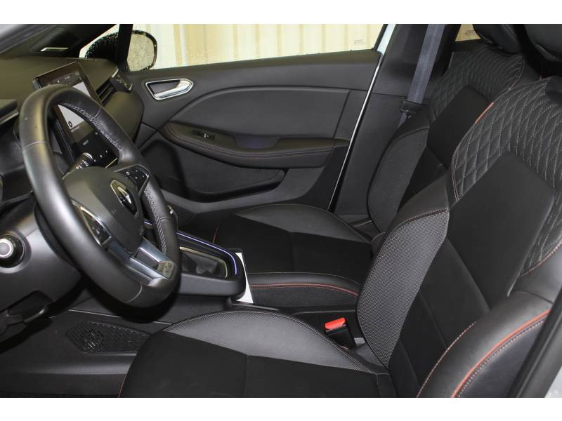 Photo 7 Renault Clio V Blue dCi 115 Initiale Paris diesel gris en vente chez Francepronet Car Center Photo 7 de l'offre de RENAULT Clio V Blue dCi 115 Initiale Paris à 21490€ chez Francepronet Car Center