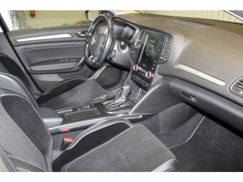 Photo 12 Renault Mégane IV BERLINE dCi 110 Energy EDC Intens diesel noir en vente chez Francepronet Car Center Photo 12 de l'offre de RENAULT Mégane IV BERLINE dCi 110 Energy EDC Intens à 15490€ chez Francepronet Car Center