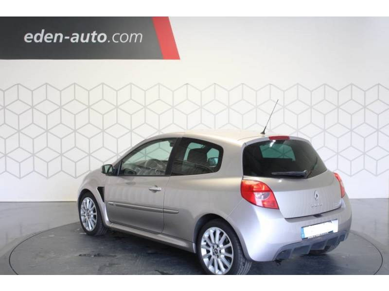 Photo 15 Renault Clio III 2.0 16V 200 Renault Sport essence gris en vente chez Francepronet Car Center Photo 15 de l'offre de RENAULT Clio III 2.0 16V 200 Renault Sport à 9990€ chez Francepronet Car Center