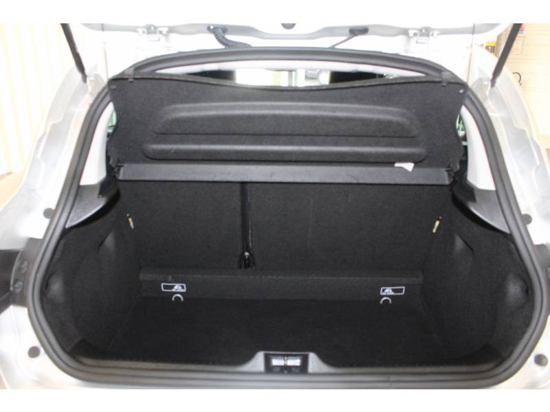 Photo 11 Renault Clio IV TCe 90 E6C Intens essence gris en vente chez Francepronet Car Center Photo 11 de l'offre de RENAULT Clio IV TCe 90 E6C Intens à 11990€ chez Francepronet Car Center