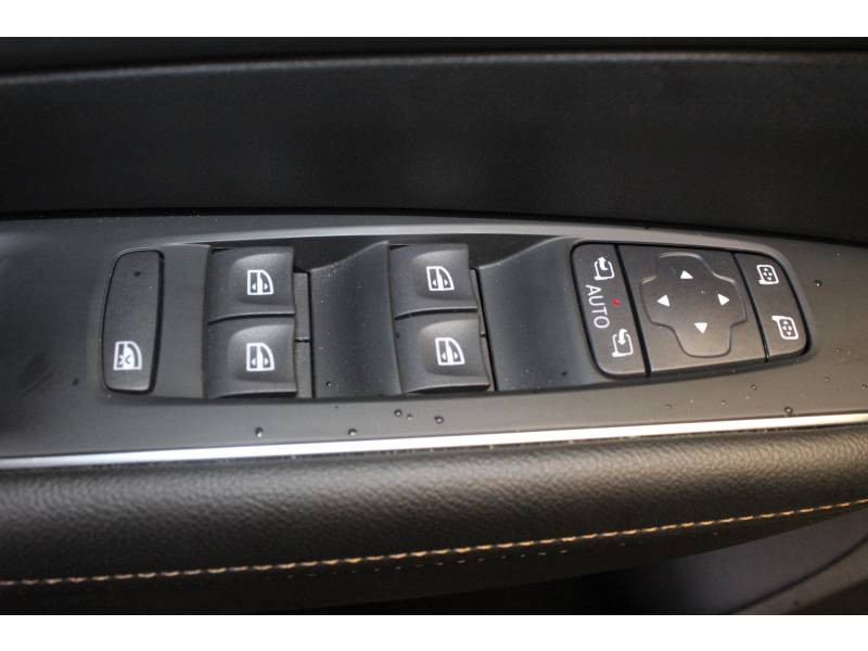 Photo 10 de l'offre de RENAULT Talisman ESTATE BUSINESS Blue dCi 160 EDC Intens à 25990€ chez Francepronet Car Center