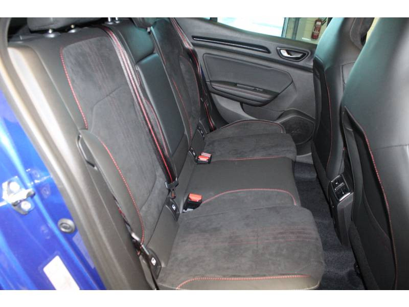 Photo 12 Renault Mégane IV BERLINE TCe 140 EDC FAP - 20 R.S. Line essence bleu en vente chez Francepronet Car Center Photo 12 de l'offre de RENAULT Mégane IV BERLINE TCe 140 EDC FAP - 20 R.S. Line à 25990€ chez Francepronet Car Center