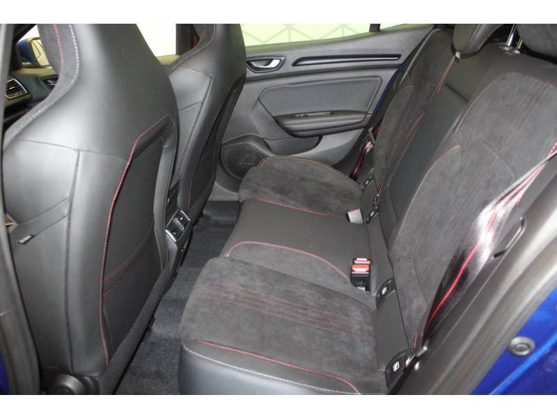 Photo 9 Renault Mégane IV BERLINE TCe 140 EDC FAP - 20 R.S. Line essence bleu en vente chez Francepronet Car Center Photo 9 de l'offre de RENAULT Mégane IV BERLINE TCe 140 EDC FAP - 20 R.S. Line à 25990€ chez Francepronet Car Center