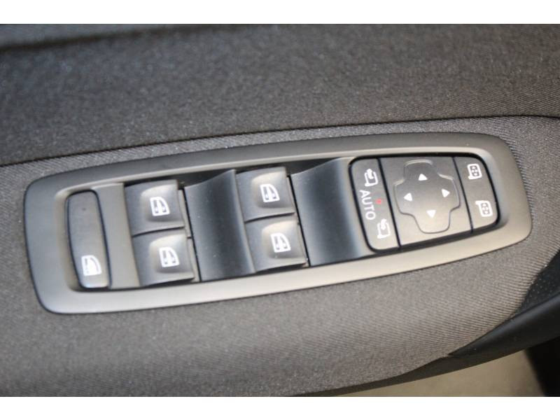 Photo 10 Renault Mégane IV BERLINE BUSINESS Blue dCi 115 diesel gris en vente chez Francepronet Car Center Photo 10 de l'offre de RENAULT Mégane IV BERLINE BUSINESS Blue dCi 115 à 15490€ chez Francepronet Car Center