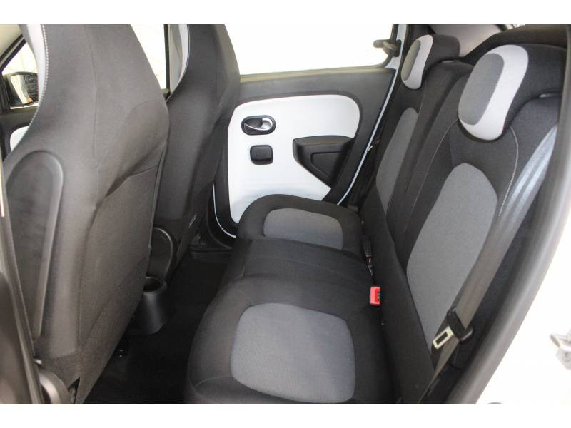 Photo 10 Renault Twingo III SCe 75 Zen essence blanc en vente chez Francepronet Car Center Photo 10 de l'offre de RENAULT Twingo III SCe 75 Zen à 9990€ chez Francepronet Car Center