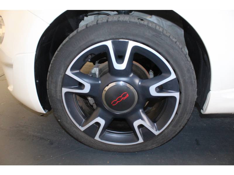 Photo 6 Fiat 500 1.2 69 ch S Plus essence blanc en vente chez Francepronet Car Center Photo 6 de l'offre de FIAT 500 1.2 69 ch S Plus à 9990€ chez Francepronet Car Center