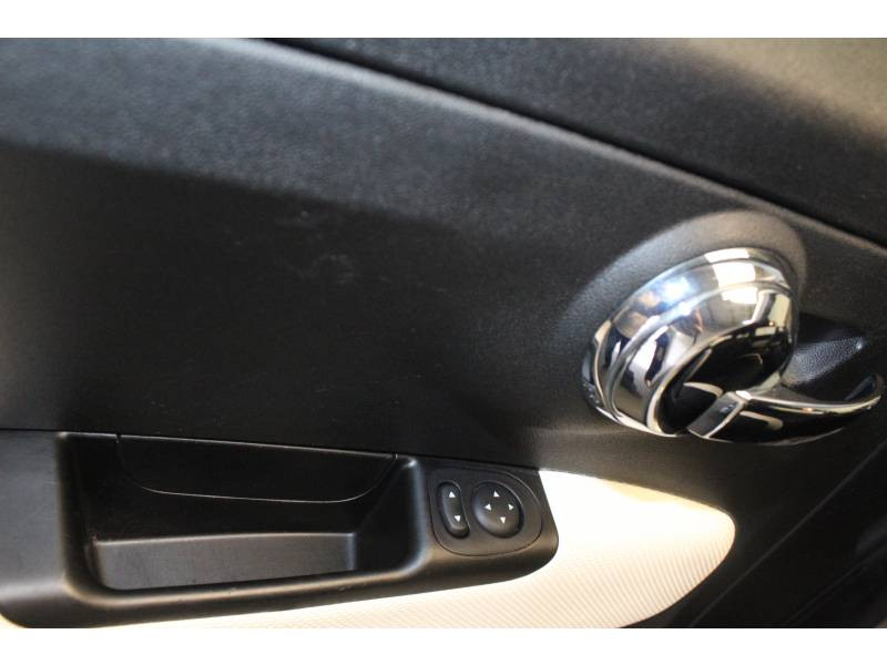 Photo 10 Fiat 500 1.2 69 ch S Plus essence blanc en vente chez Francepronet Car Center Photo 10 de l'offre de FIAT 500 1.2 69 ch S Plus à 9990€ chez Francepronet Car Center