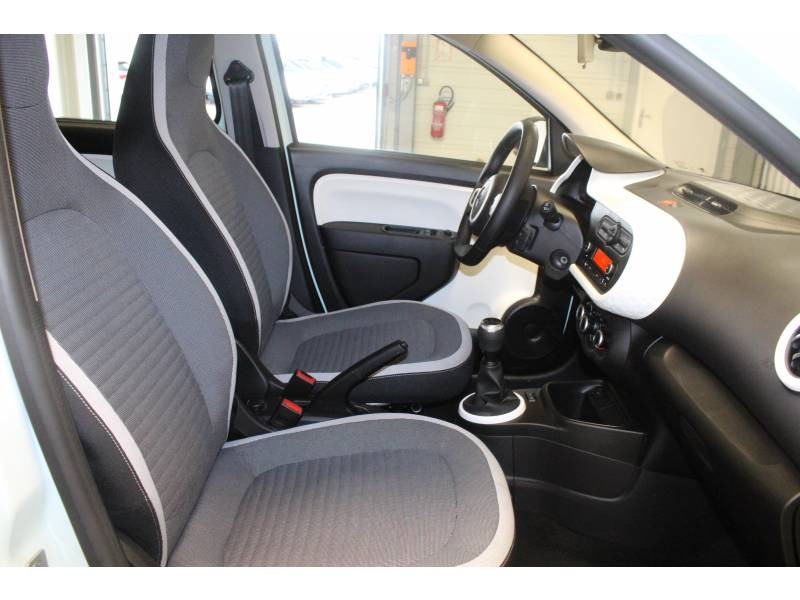 Photo 12 Renault Twingo III SCe 75 - 20 Zen essence vert en vente chez Francepronet Car Center Photo 12 de l'offre de RENAULT Twingo III SCe 75 - 20 Zen à 11490€ chez Francepronet Car Center