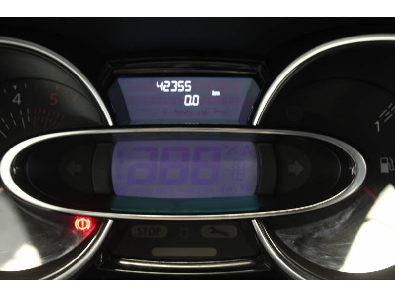 Photo 7 Renault Clio IV dCi 75 Energy E6C Zen diesel blanc en vente chez Francepronet Car Center Photo 7 de l'offre de RENAULT Clio IV dCi 75 Energy E6C Zen à 9790€ chez Francepronet Car Center