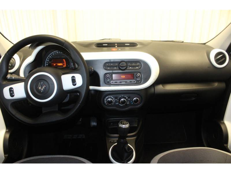 Photo 10 Renault Twingo III SCe 75 - 20 Zen essence vert en vente chez Francepronet Car Center Photo 10 de l'offre de RENAULT Twingo III SCe 75 - 20 Zen à 11490€ chez Francepronet Car Center
