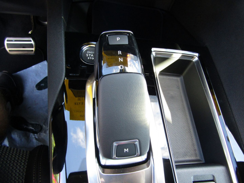 Photo 18 de l'offre de PEUGEOT 3008 PHASE 4 GT SPORT EAT8 BOITE AUTO BLUEHDI 130 CAMÉRA 360 GPS CUIR JA 19 FULL LEDS BICOLOR à 38900€ chez Bougel transactions