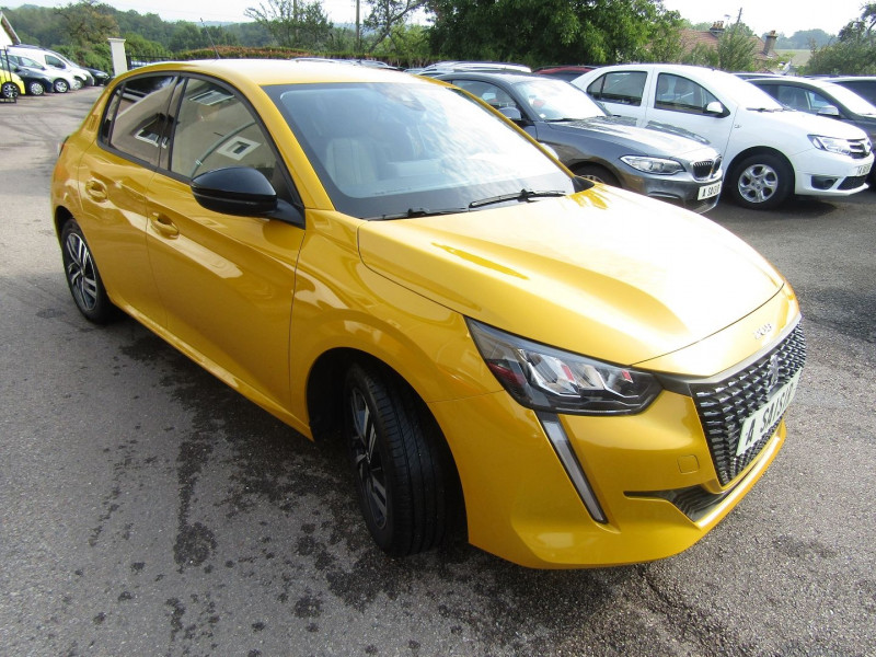 Photo 2 de l'offre de PEUGEOT 208 III 1L2 PURETECH 100CV ALLURE PACK BOITE AUTO EAT8 PALETTE AU VOLANT CAMÉRA CUIR GPS à 23990€ chez Bougel transactions