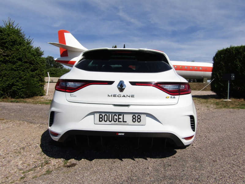 Photo 6 de l'offre de RENAULT MEGANE 4 RS TROPHY R 1L8 TURBO 300 CV BOITE 6 GPS SERIE NUMÉROTÉÉ 176/500 CAMÉRA RS DRIVE à 59800€ chez Bougel transactions