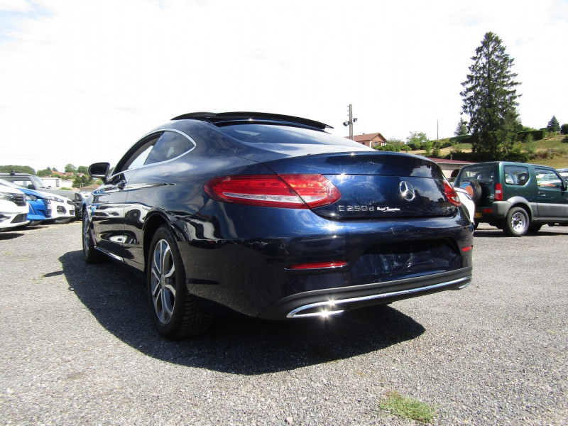 Photo 6 de l'offre de MERCEDES-BENZ CLASSE C COUPE II (C205) EXECUTIVE 250 D GPS CAMÉRA FULL LED JA 17 RE TOIT PANO BOITE 9G-TRONIC à 34990€ chez Bougel transactions