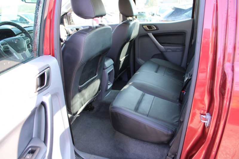 Photo 11 de l'offre de FORD RANGER LIMITED 3L2 TDCI DOUBLE CABINE 200 CV 4X4 GPS 3D CUIR USB ATTELAGE RÉGULATEUR BOITE AUTO à 29800€ chez Bougel transactions
