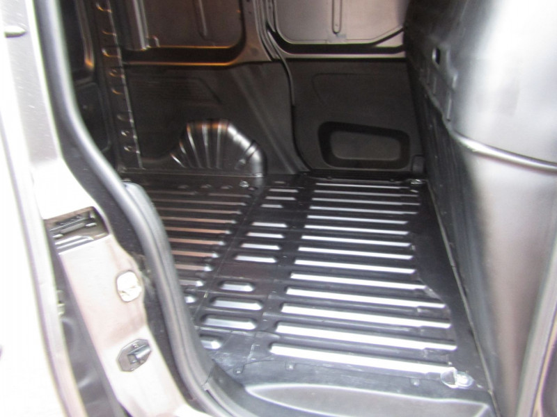 Photo 8 de l'offre de CITROEN BERLINGO 4 AFFAIRE BLUE HDI 100 CV CLIM GPS 3D CAMÉRA RE USB ATTELAGE BLUETOOTH RÉGULATEUR à 16990€ chez Bougel transactions
