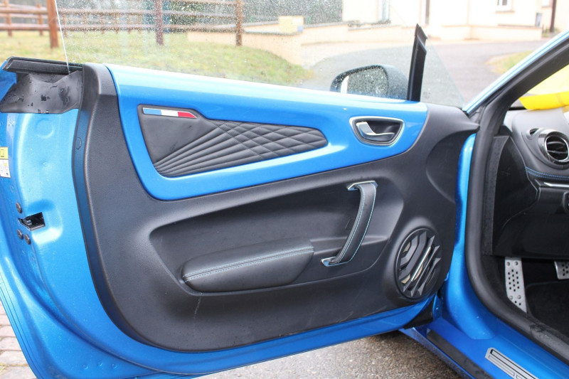 Photo 12 de l'offre de ALPINE A110 LEGENDE 1L8 TURBO 252 CV BOITE AUTO PALETTE SÉRIE SPÉCIALE CAMÉRA CUIR GPS LEDS à 63900€ chez Bougel transactions